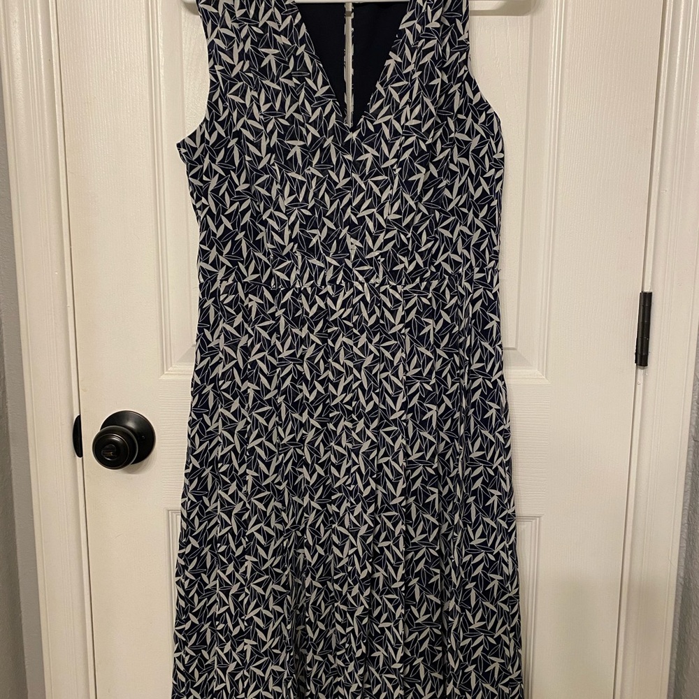 Ann Taylor Pleaded Navy and White Sleeveless Dress
